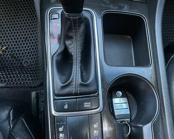 Білий Кіа Оптіма, об'ємом двигуна 2.36 л та пробігом 211 тис. км за 11450 $, фото 29 на Automoto.ua