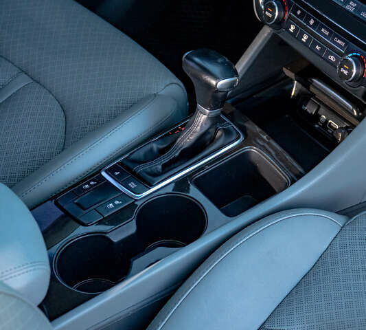 Белый Киа Оптима, объемом двигателя 2.4 л и пробегом 160 тыс. км за 13000 $, фото 25 на Automoto.ua