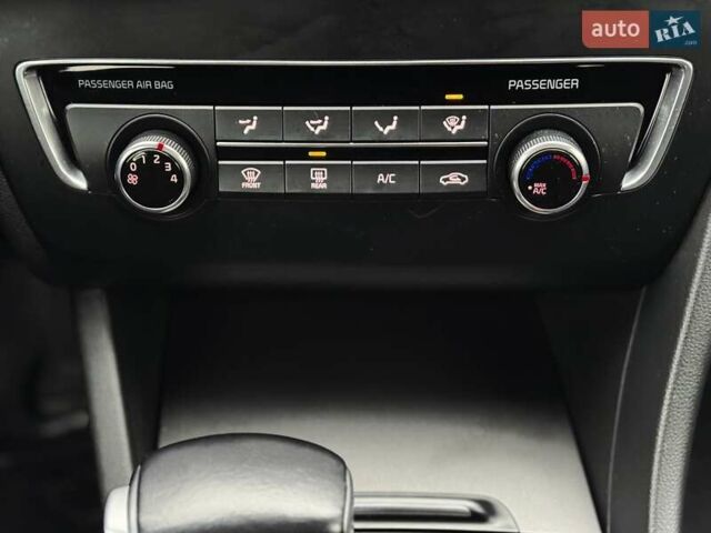 Білий Кіа Оптіма, об'ємом двигуна 2.4 л та пробігом 68 тис. км за 11700 $, фото 25 на Automoto.ua