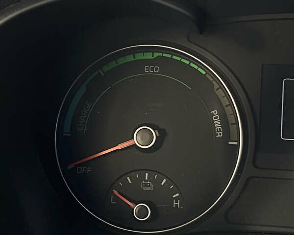 Белый Киа Оптима, объемом двигателя 2 л и пробегом 190 тыс. км за 13500 $, фото 30 на Automoto.ua