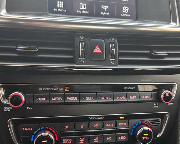 Білий Кіа Оптіма, об'ємом двигуна 2 л та пробігом 68 тис. км за 17500 $, фото 19 на Automoto.ua