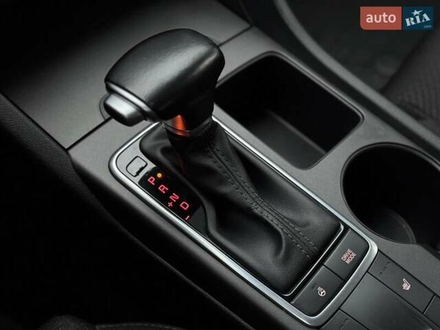 Білий Кіа Оптіма, об'ємом двигуна 2.4 л та пробігом 68 тис. км за 11700 $, фото 27 на Automoto.ua