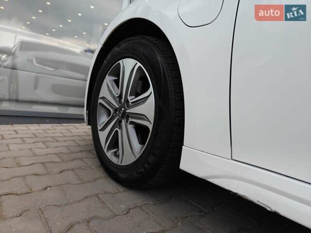 Белый Киа Оптима, объемом двигателя 2 л и пробегом 130 тыс. км за 16000 $, фото 26 на Automoto.ua