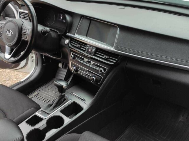 Белый Киа Оптима, объемом двигателя 2 л и пробегом 83 тыс. км за 9800 $, фото 10 на Automoto.ua