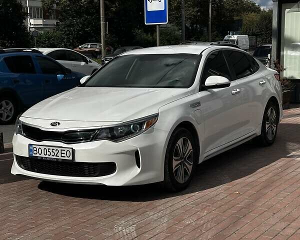 Білий Кіа Оптіма, об'ємом двигуна 2 л та пробігом 97 тис. км за 15490 $, фото 1 на Automoto.ua