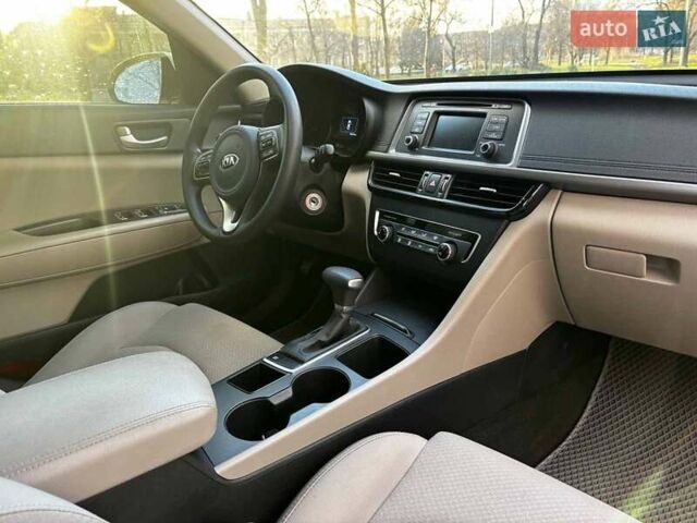 Белый Киа Оптима, объемом двигателя 2.4 л и пробегом 160 тыс. км за 8000 $, фото 16 на Automoto.ua