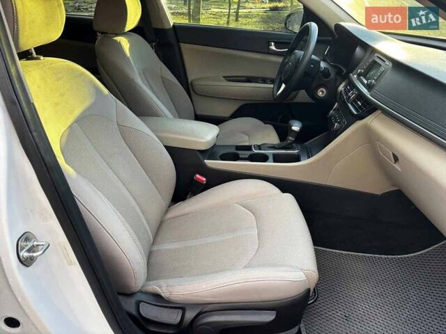 Белый Киа Оптима, объемом двигателя 2.4 л и пробегом 160 тыс. км за 8000 $, фото 15 на Automoto.ua