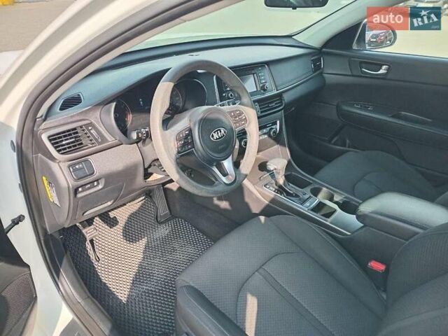 Белый Киа Оптима, объемом двигателя 2.4 л и пробегом 143 тыс. км за 11300 $, фото 11 на Automoto.ua