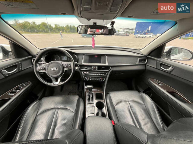 Білий Кіа Оптіма, об'ємом двигуна 2.36 л та пробігом 143 тис. км за 12000 $, фото 11 на Automoto.ua