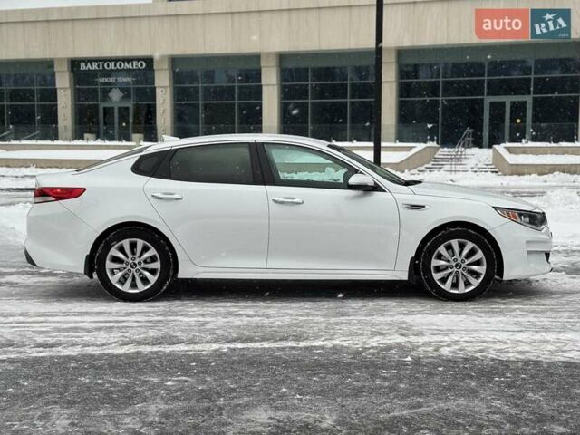 Білий Кіа Оптіма, об'ємом двигуна 2.4 л та пробігом 68 тис. км за 11700 $, фото 5 на Automoto.ua