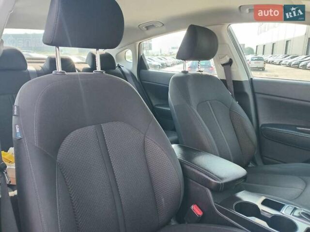 Белый Киа Оптима, объемом двигателя 2.4 л и пробегом 143 тыс. км за 11300 $, фото 16 на Automoto.ua