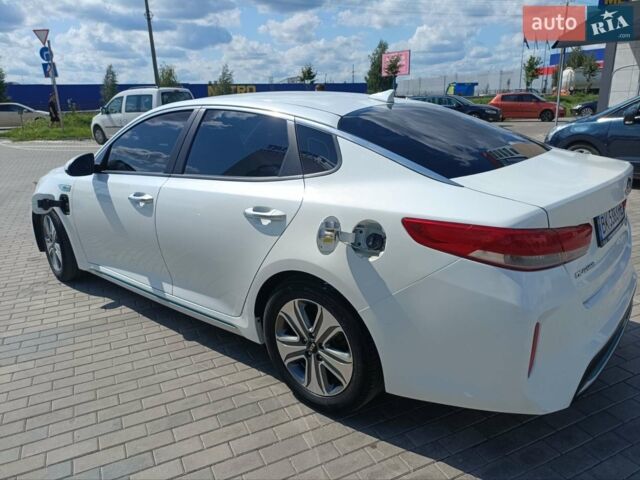 Білий Кіа Оптіма, об'ємом двигуна 2 л та пробігом 230 тис. км за 16950 $, фото 63 на Automoto.ua