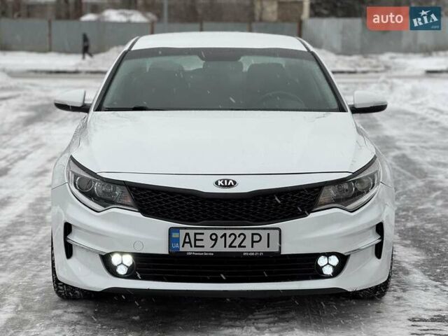 Білий Кіа Оптіма, об'ємом двигуна 2.4 л та пробігом 68 тис. км за 11700 $, фото 2 на Automoto.ua