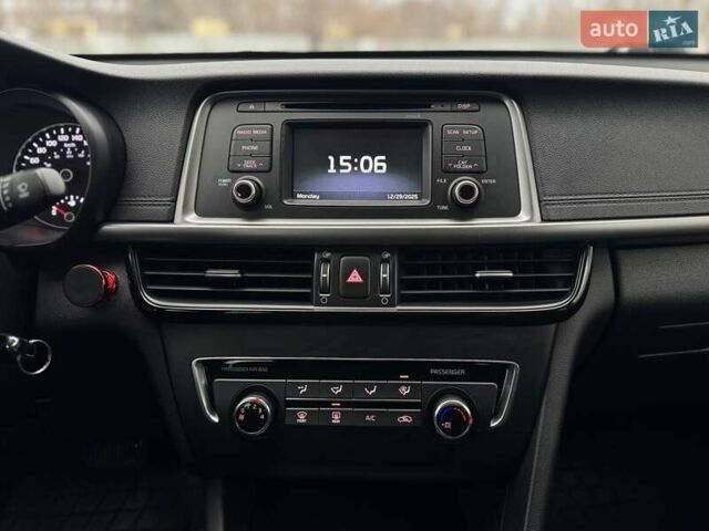 Білий Кіа Оптіма, об'ємом двигуна 2.4 л та пробігом 68 тис. км за 11700 $, фото 20 на Automoto.ua