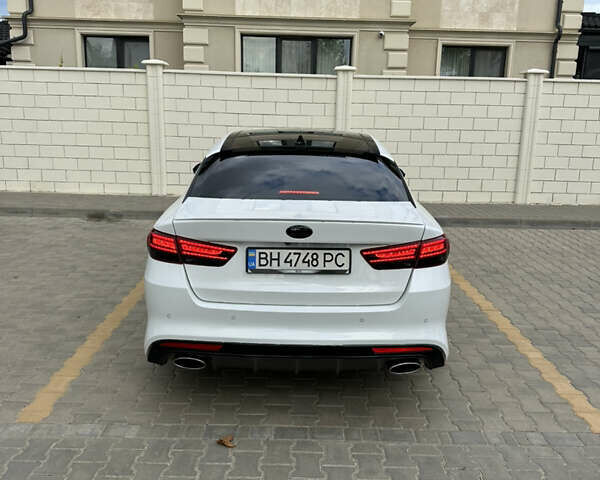 Білий Кіа Оптіма, об'ємом двигуна 2 л та пробігом 80 тис. км за 15900 $, фото 8 на Automoto.ua