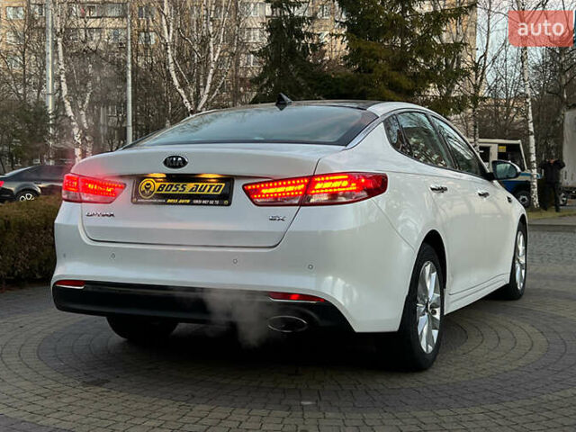 Белый Киа Оптима, объемом двигателя 2.4 л и пробегом 35 тыс. км за 16000 $, фото 6 на Automoto.ua