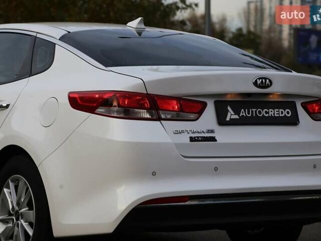 Кіа Оптіма 2017 у Києві на Automoto.ua Білий Кіа Оптіма, об'ємом двигуна 2.4 л та пробігом 115 тис. км за 12900 $, фото 8 на Automoto.ua