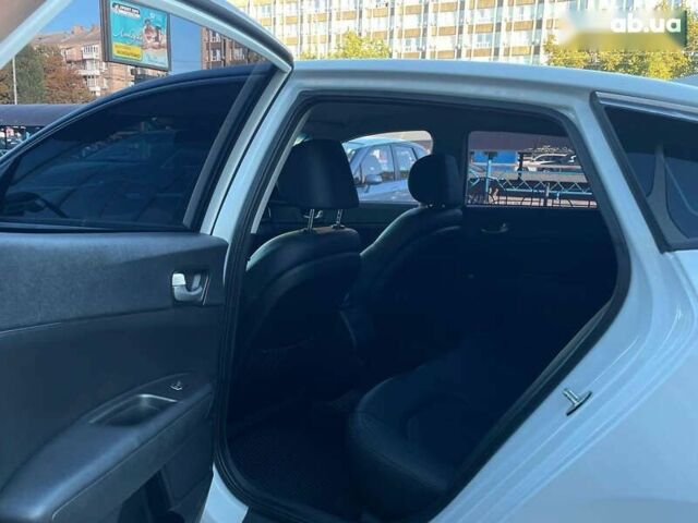 Киа Оптима 2017 в Киеве на Automoto.ua Белый Киа Оптима, объемом двигателя 2.4 л и пробегом 241 тыс. км за 9200 $, фото 21 на Automoto.ua