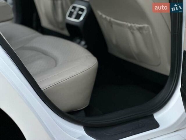 Белый Киа Оптима, объемом двигателя 2.36 л и пробегом 110 тыс. км за 12500 $, фото 19 на Automoto.ua