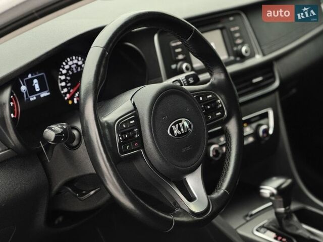 Белый Киа Оптима, объемом двигателя 2.36 л и пробегом 68 тыс. км за 10900 $, фото 8 на Automoto.ua