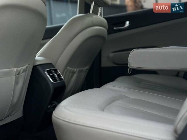Белый Киа Оптима, объемом двигателя 2.36 л и пробегом 110 тыс. км за 12500 $, фото 17 на Automoto.ua