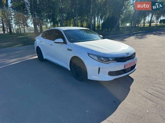 Белый Киа Оптима, объемом двигателя 0 л и пробегом 158 тыс. км за 17500 $, фото 2 на Automoto.ua
