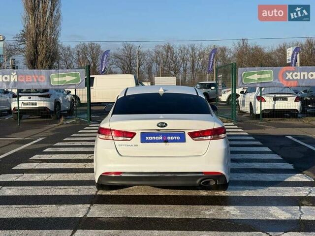 Белый Киа Оптима, объемом двигателя 2.36 л и пробегом 170 тыс. км за 10900 $, фото 4 на Automoto.ua