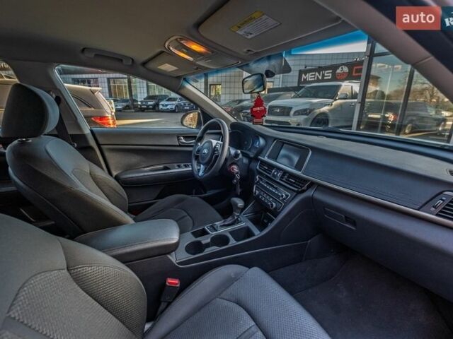 Білий Кіа Оптіма, об'ємом двигуна 2.36 л та пробігом 115 тис. км за 12000 $, фото 27 на Automoto.ua