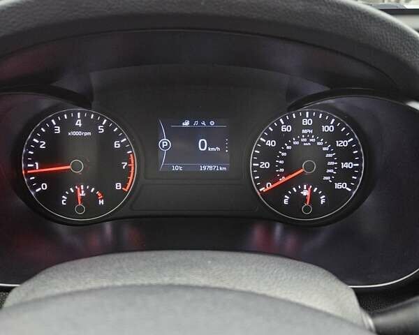 Білий Кіа Оптіма, об'ємом двигуна 2.36 л та пробігом 197 тис. км за 11000 $, фото 4 на Automoto.ua