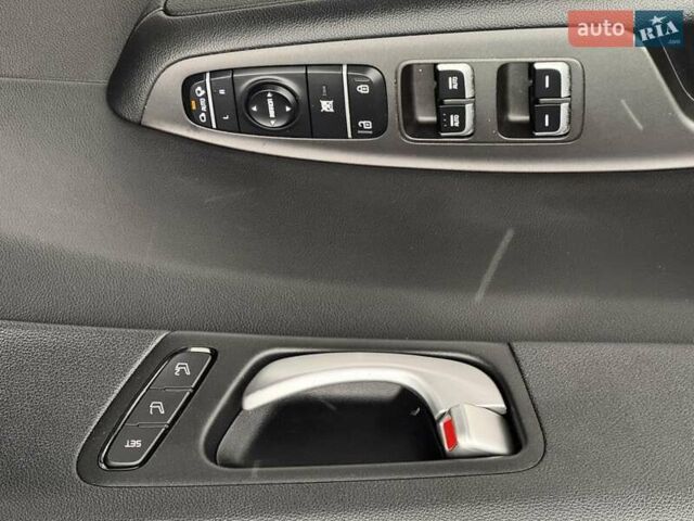 Білий Кіа Оптіма, об'ємом двигуна 2.4 л та пробігом 68 тис. км за 11700 $, фото 30 на Automoto.ua