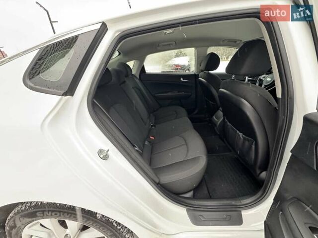 Білий Кіа Оптіма, об'ємом двигуна 2.4 л та пробігом 68 тис. км за 11700 $, фото 33 на Automoto.ua