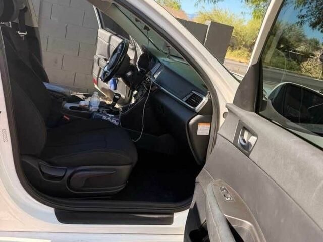 Белый Киа Оптима, объемом двигателя 2 л и пробегом 104 тыс. км за 8775 $, фото 4 на Automoto.ua