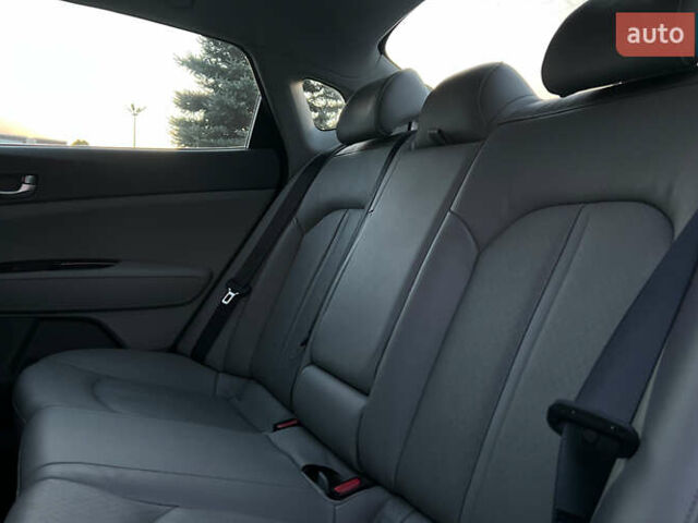 Білий Кіа Оптіма, об'ємом двигуна 2.4 л та пробігом 35 тис. км за 16000 $, фото 21 на Automoto.ua