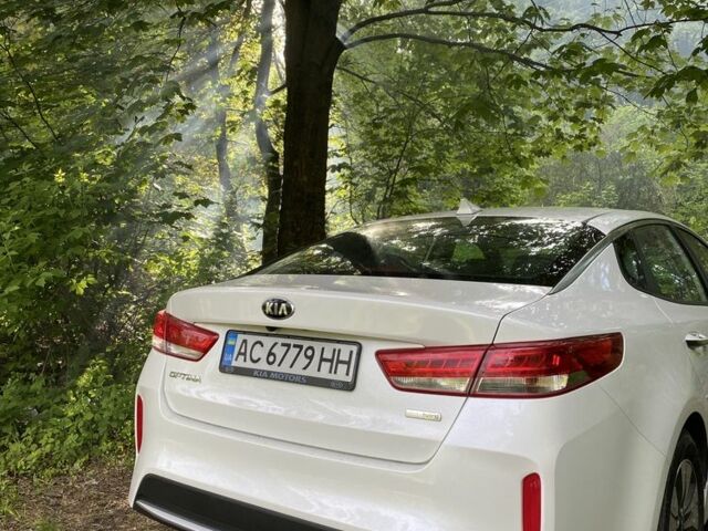 Білий Кіа Оптіма, об'ємом двигуна 2 л та пробігом 210 тис. км за 317 $, фото 6 на Automoto.ua