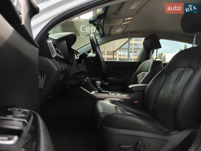 Белый Киа Оптима, объемом двигателя 2 л и пробегом 130 тыс. км за 16000 $, фото 36 на Automoto.ua