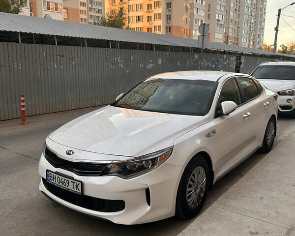 Білий Кіа Оптіма, об'ємом двигуна 2 л та пробігом 68 тис. км за 17500 $, фото 3 на Automoto.ua