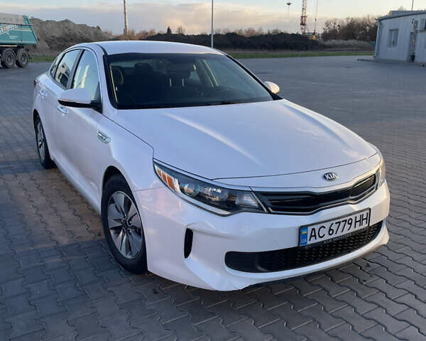 Белый Киа Оптима, объемом двигателя 2 л и пробегом 185 тыс. км за 15000 $, фото 2 на Automoto.ua