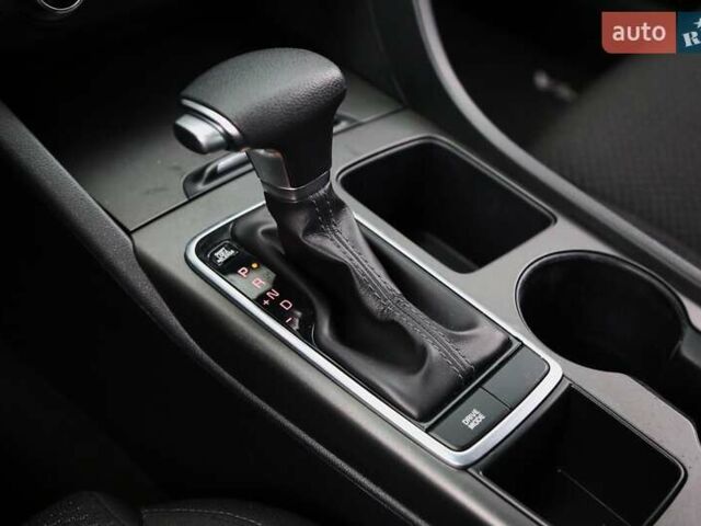 Кіа Оптіма 2017 у Києві на Automoto.ua Білий Кіа Оптіма, об'ємом двигуна 2.4 л та пробігом 115 тис. км за 12900 $, фото 22 на Automoto.ua