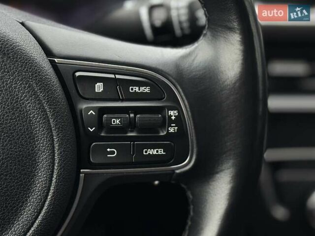 Білий Кіа Оптіма, об'ємом двигуна 2.4 л та пробігом 68 тис. км за 11700 $, фото 16 на Automoto.ua