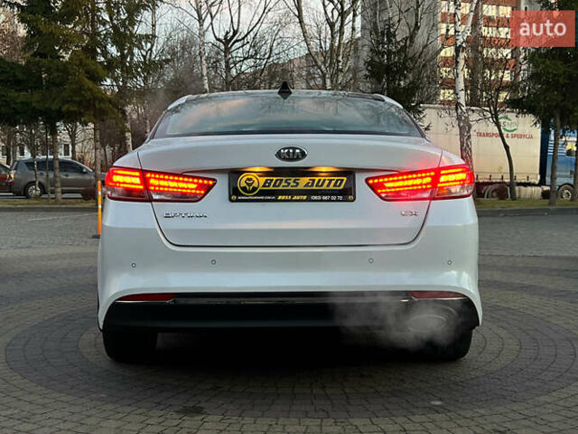Белый Киа Оптима, объемом двигателя 2.4 л и пробегом 35 тыс. км за 16000 $, фото 5 на Automoto.ua