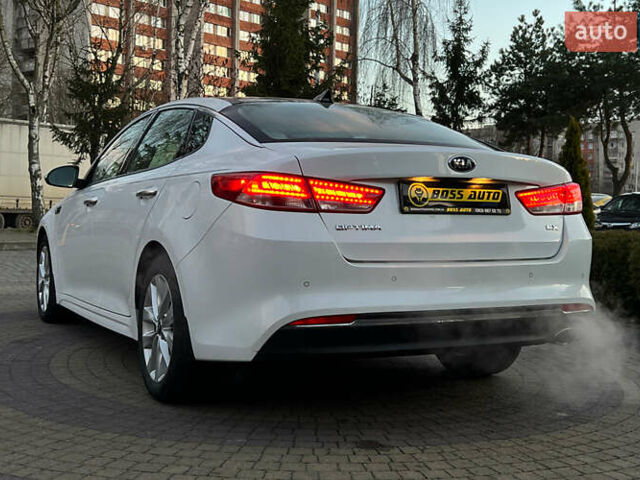 Белый Киа Оптима, объемом двигателя 2.4 л и пробегом 35 тыс. км за 16000 $, фото 4 на Automoto.ua