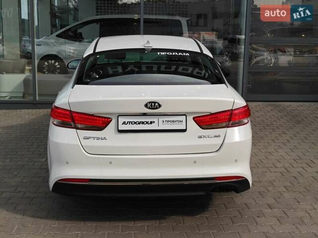 Белый Киа Оптима, объемом двигателя 2 л и пробегом 130 тыс. км за 16000 $, фото 2 на Automoto.ua