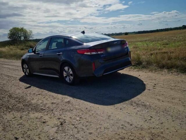 Белый Киа Оптима, объемом двигателя 0 л и пробегом 109 тыс. км за 8130 $, фото 3 на Automoto.ua