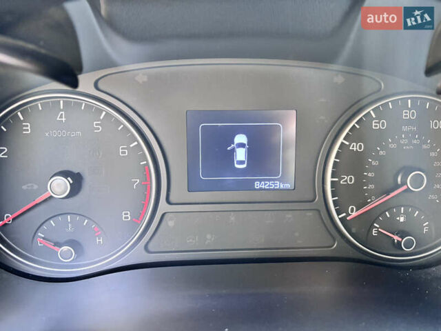 Білий Кіа Оптіма, об'ємом двигуна 2.4 л та пробігом 84 тис. км за 11499 $, фото 7 на Automoto.ua