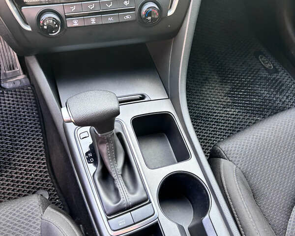 Білий Кіа Оптіма, об'ємом двигуна 2.4 л та пробігом 84 тис. км за 11499 $, фото 6 на Automoto.ua