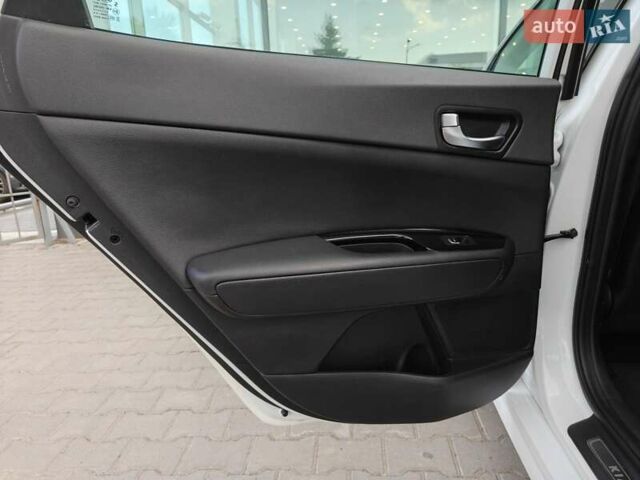 Белый Киа Оптима, объемом двигателя 2 л и пробегом 130 тыс. км за 16000 $, фото 10 на Automoto.ua