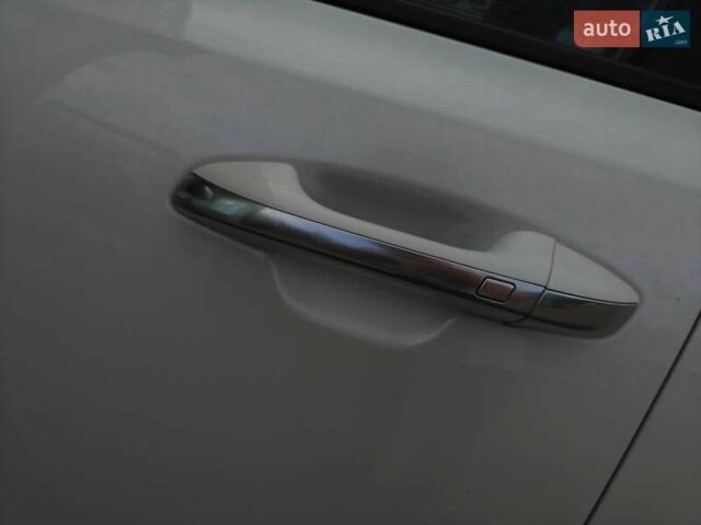 Белый Киа Оптима, объемом двигателя 2 л и пробегом 130 тыс. км за 16000 $, фото 31 на Automoto.ua