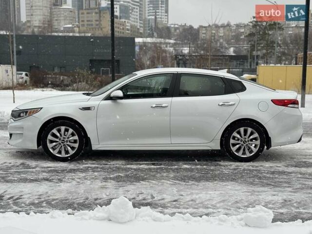 Білий Кіа Оптіма, об'ємом двигуна 2.4 л та пробігом 68 тис. км за 11700 $, фото 4 на Automoto.ua