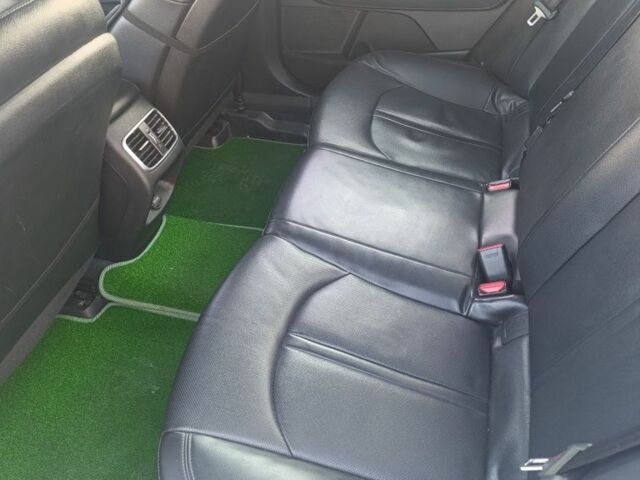 Білий Кіа Оптіма, об'ємом двигуна 2 л та пробігом 507 тис. км за 9000 $, фото 5 на Automoto.ua