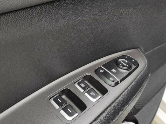 Белый Киа Оптима, объемом двигателя 2 л и пробегом 83 тыс. км за 9800 $, фото 14 на Automoto.ua